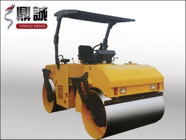 點擊查看詳細信息<br>標題：6噸雙鋼輪振動壓路機 閱讀次數：12083